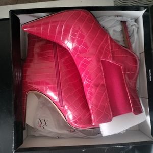 NWT Booties